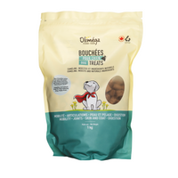 Dog treats made with camelina, insects and natural ingredients